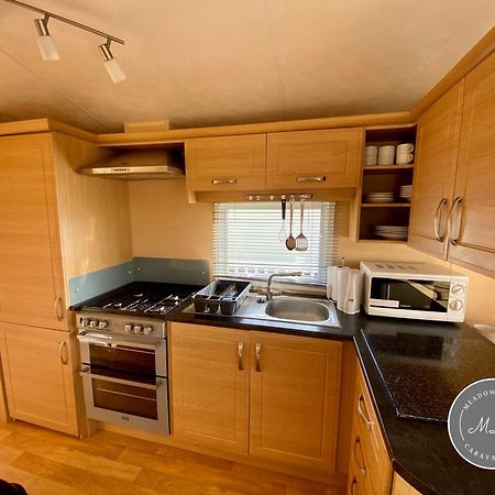 צ'אפל סנט לאונרדס Palm Grove 132 - Pet Friendly, Wifi, Central Heating, Close To Shops And Beach - Meadow Lakes Caravan & Lodge Hire מראה חיצוני תמונה
