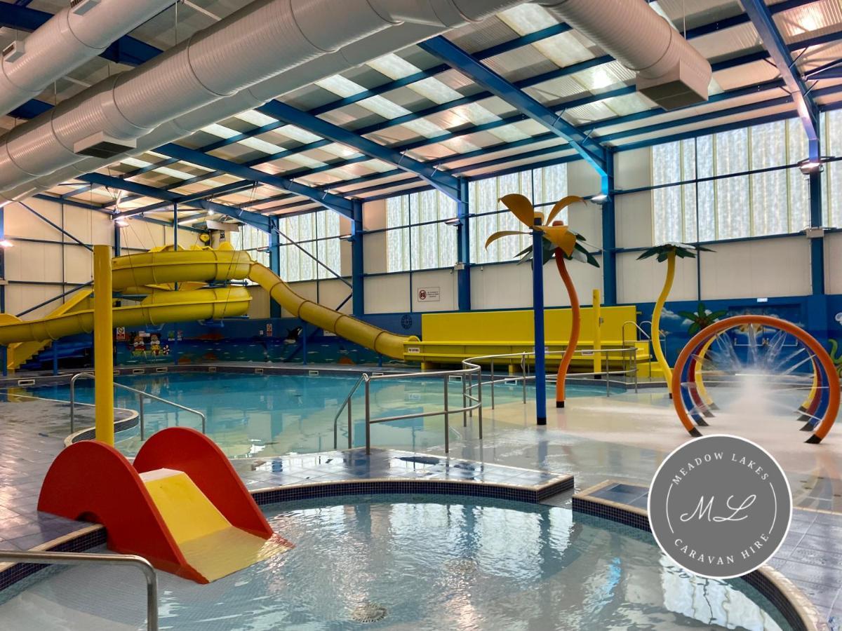 צ'אפל סנט לאונרדס Palm Grove 132 - Pet Friendly, Wifi, Central Heating, Close To Shops And Beach - Meadow Lakes Caravan & Lodge Hire מראה חיצוני תמונה