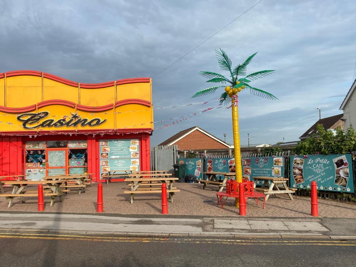 צ'אפל סנט לאונרדס Palm Grove 132 - Pet Friendly, Wifi, Central Heating, Close To Shops And Beach - Meadow Lakes Caravan & Lodge Hire מראה חיצוני תמונה