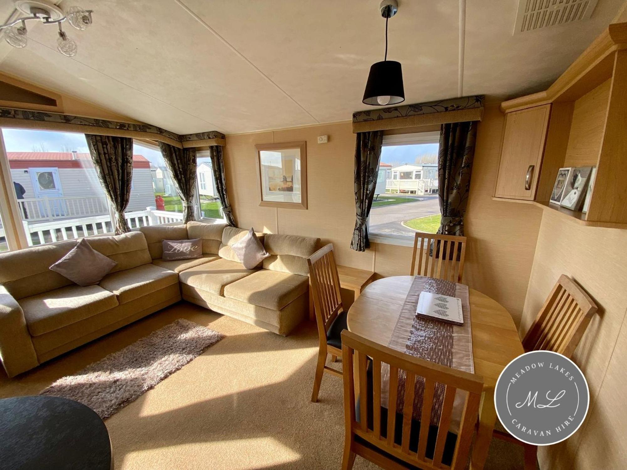 צ'אפל סנט לאונרדס Palm Grove 132 - Pet Friendly, Wifi, Central Heating, Close To Shops And Beach - Meadow Lakes Caravan & Lodge Hire מראה חיצוני תמונה